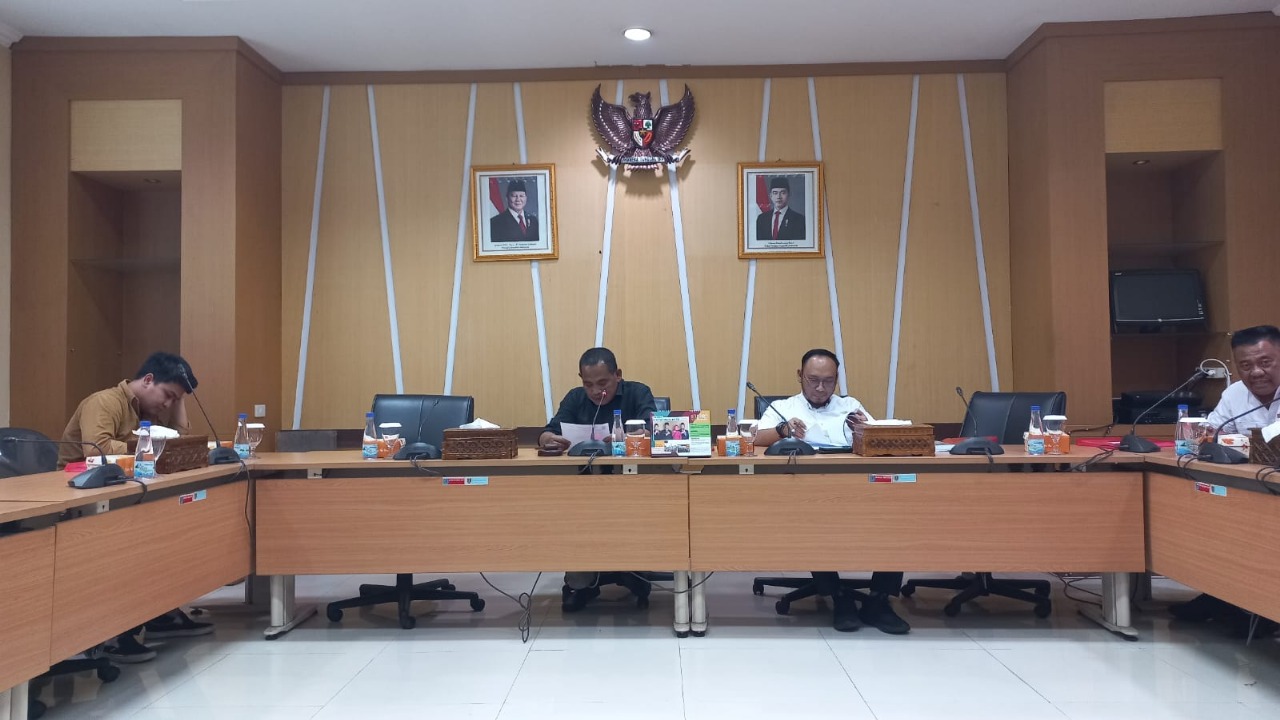 DISKOMINFO Kota Semarang Hadiri Rapat Pansus DPRD Bahas Raperda Keterbukaan Informasi Publik